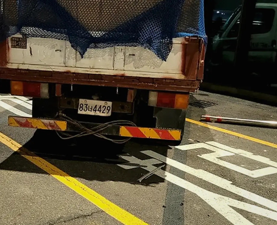 경기 성남시 식당철거 내부 가벽·천장 철거